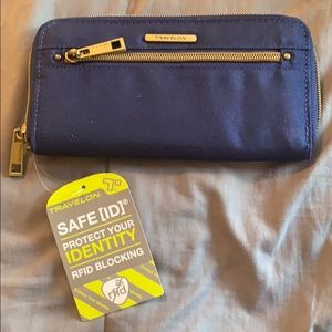 Travelon Wallet